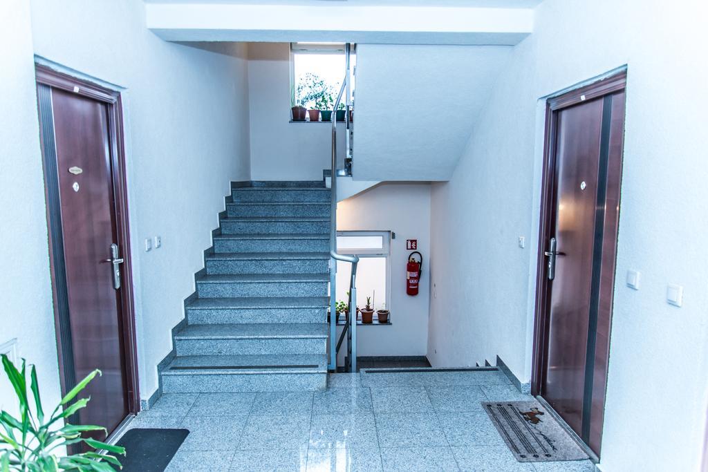 Apartment Flores オシエク エクステリア 写真